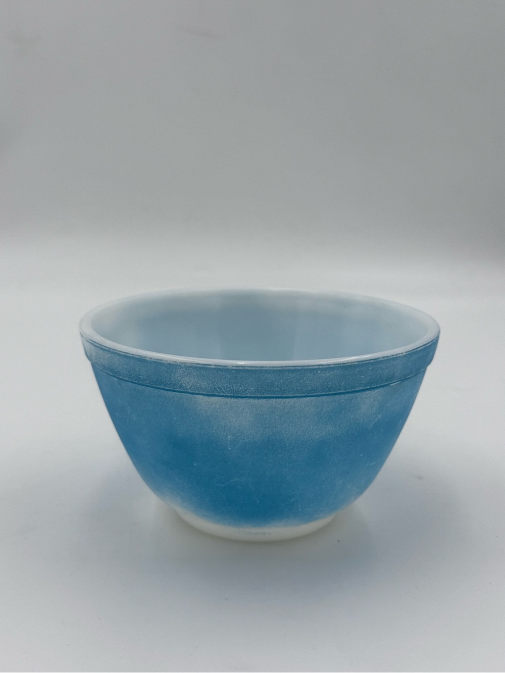 Vintage Pyrex primary colors 401 1.5 qt nesting mixing bowl blue milk glass